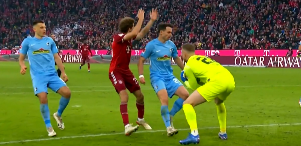  德甲黑马弗赖堡爆冷击败拜仁引热议  