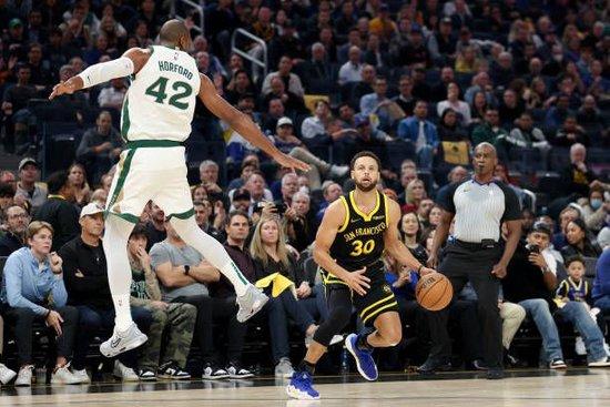  库里三分绝杀 勇士逆转凯尔特人  