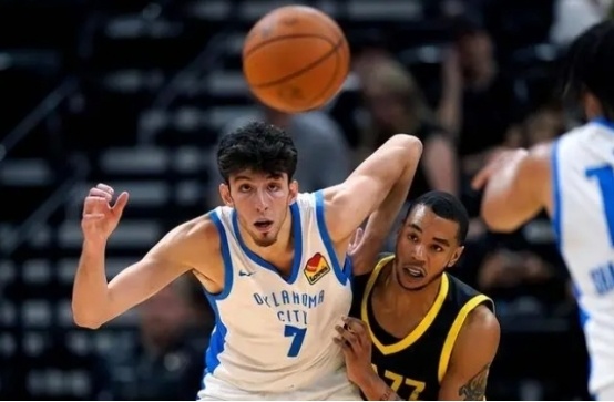  雷霆新秀霍姆格伦荣膺月最佳新秀  