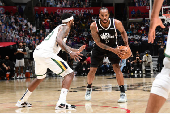  保罗15助攻，太阳横扫火箭  